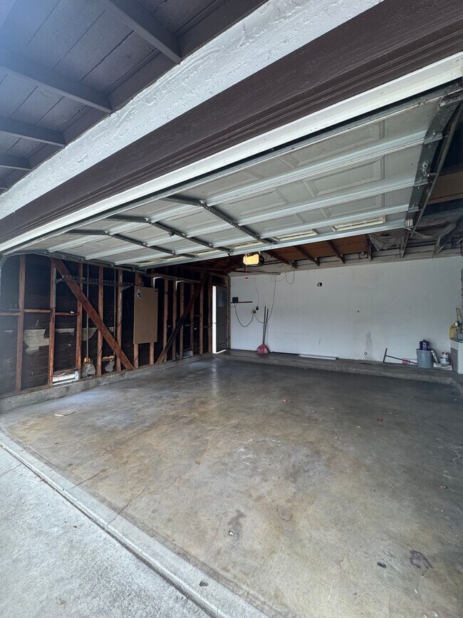 2210-2212 E Avalon Ave Unit 2212