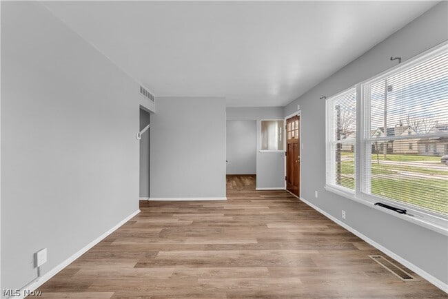 Photo - 17401 Wayne Dr