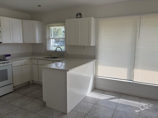 Photo - 55 Bloomfield Ln