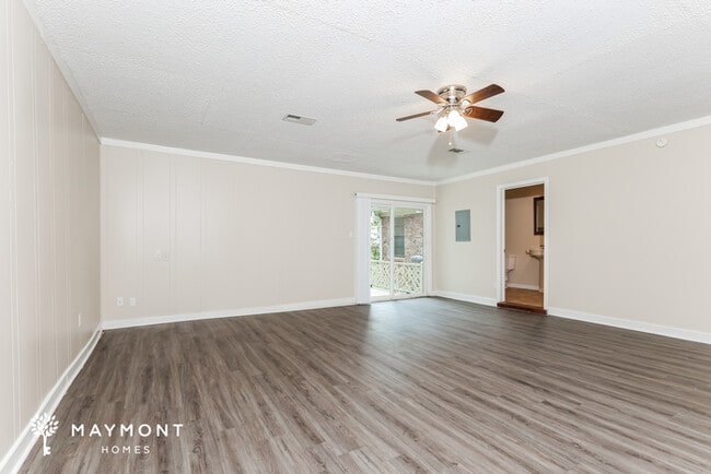 Photo - 415 Shenandoah Rd N