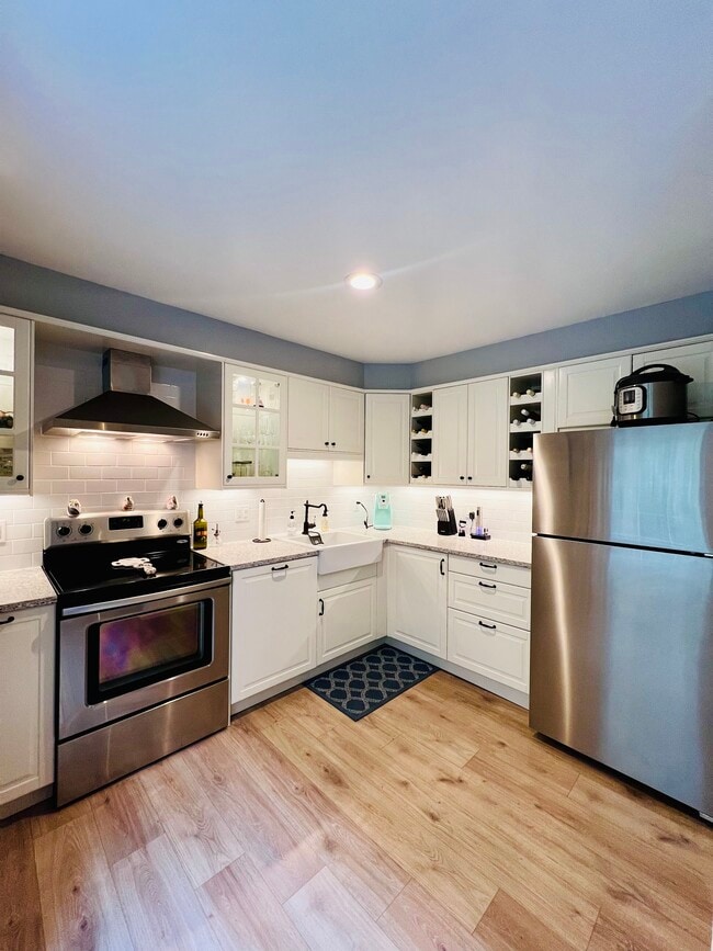 Building Photo - 960 N Sherman St Unit 1F