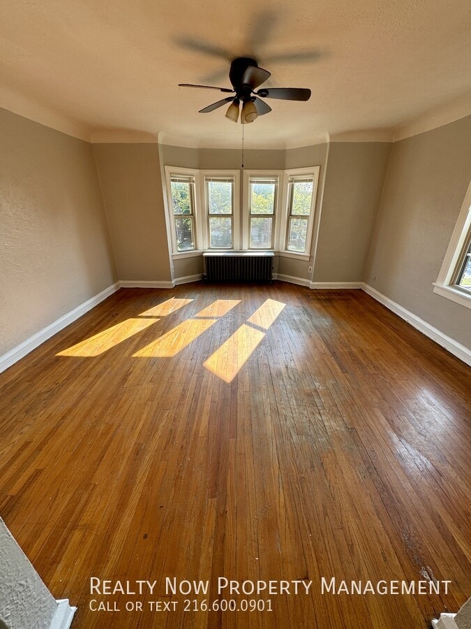 Photo - 2976 S Moreland Blvd Unidad 2976 / 17