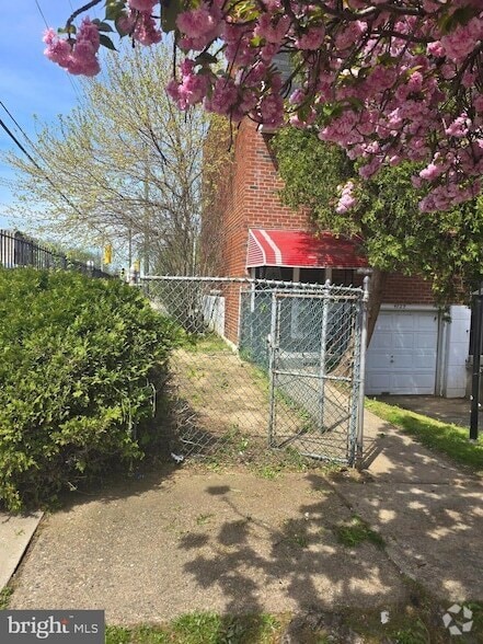 Building Photo - 4729 Melon St Rental