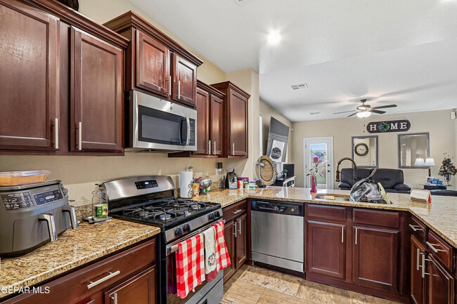 Photo - 13558 Lawkland St