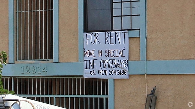 Photo - 12906 Doty Ave