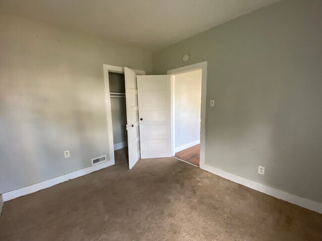 Photo - 49 E 9th St Unit 1