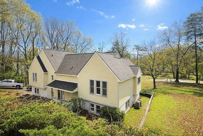 Building Photo - 12 Ginger Ln