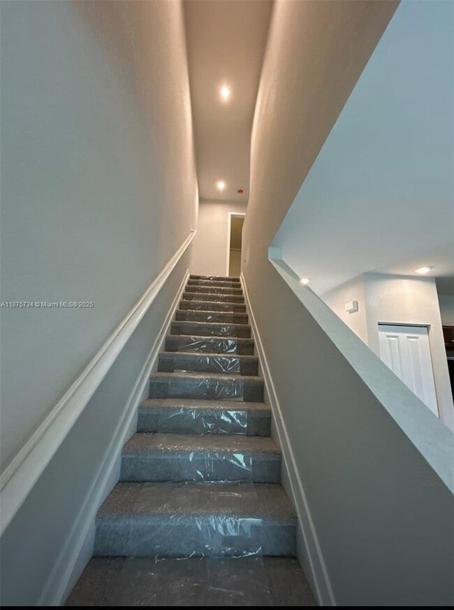 Photo - 1070 W Davis Pkwy