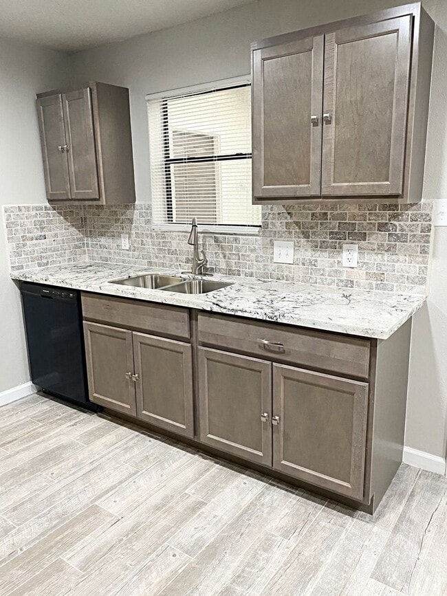 Photo - 6025 Bedford Dr