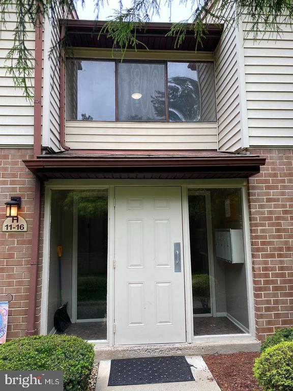 Building Photo - 280 Bridgewater Rd Unit H15