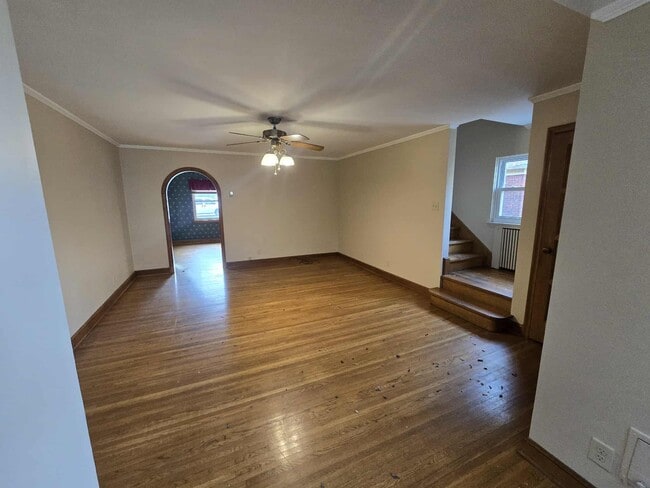 Photo - 463 W 3rd St
