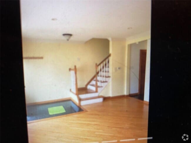 Building Photo - 76-51 174th St Rental
