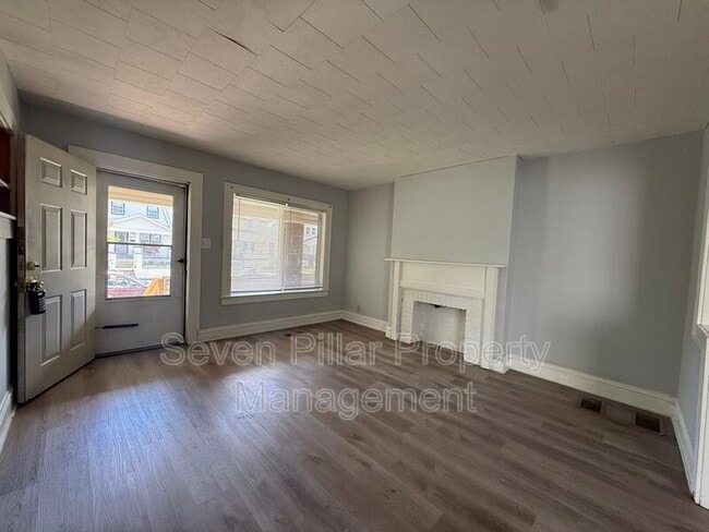 Photo - 1044 E 16th Ave