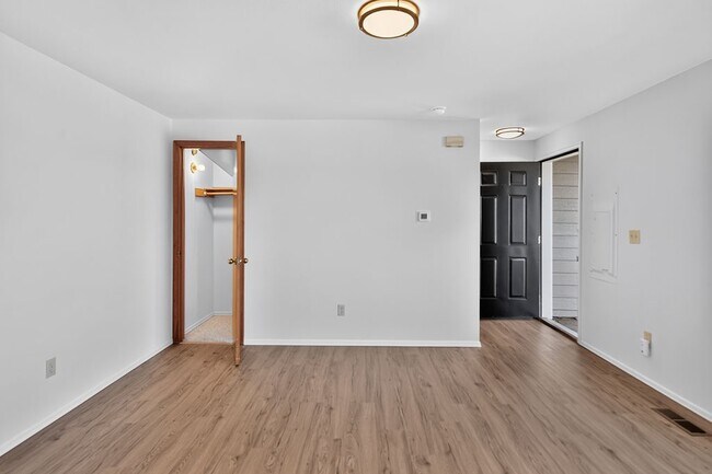 Photo - 3805 NW Munson St