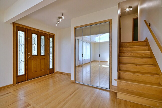 Photo - 2360 N Drury Ln