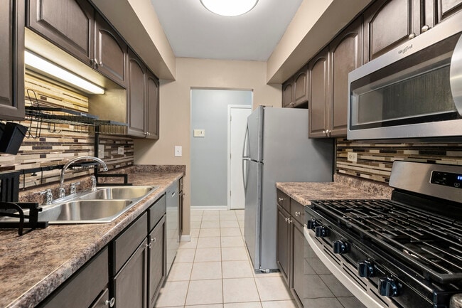 Photo - 2214 Country Club Dr Unit 2