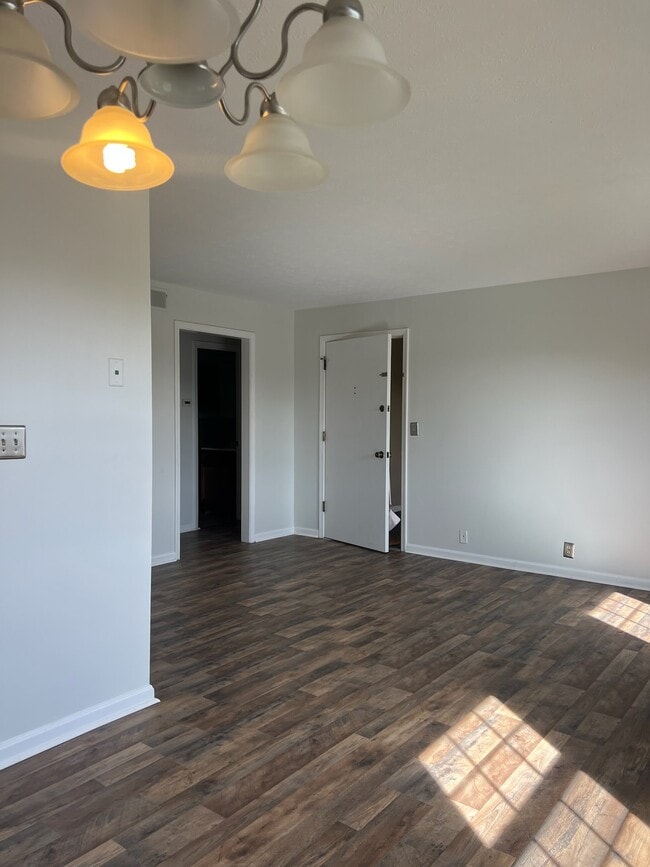 Photo - 9345 Taylorsville Rd