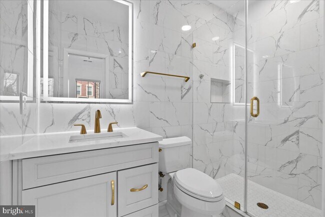 Photo - 702 Sentry Square