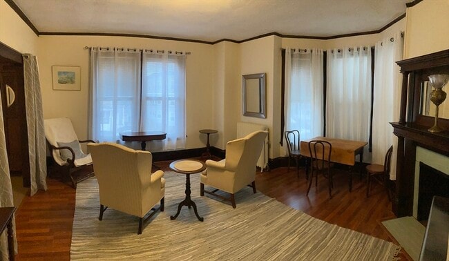 Building Photo - 110 Grovers Ave Unit 2F