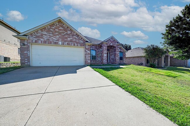 Photo - 2710 Logan Dr