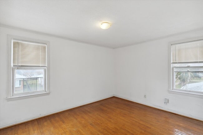 Photo - 22107 15 Mile Rd