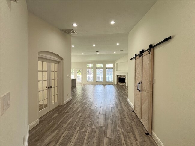 Photo - 106 N Rambling Ridge Pl