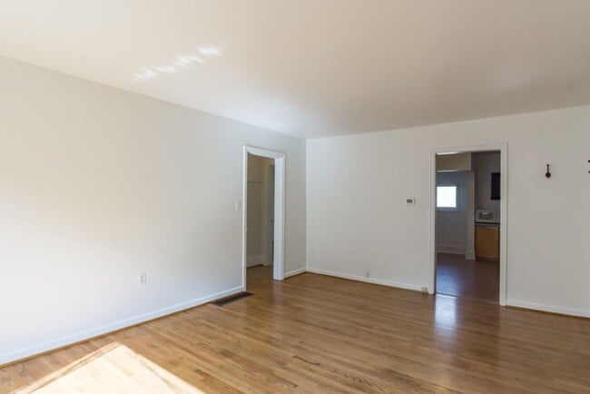 Photo - 2Bd/1Ba Seattle House