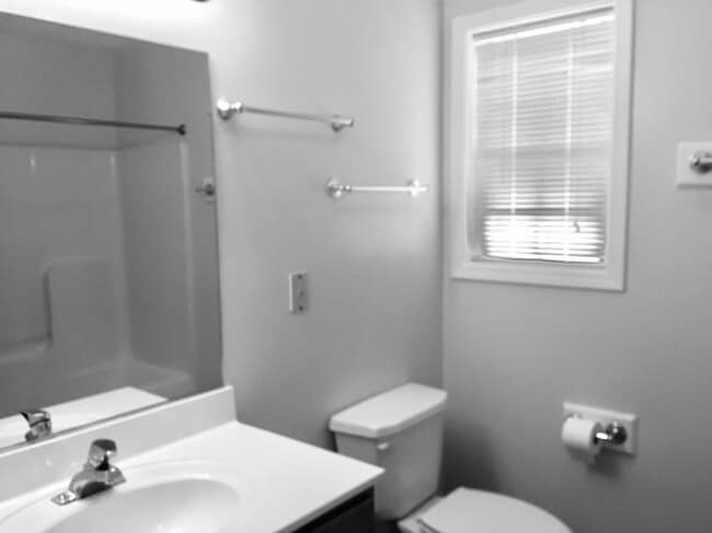 Photo - 1692 Oriole Dr