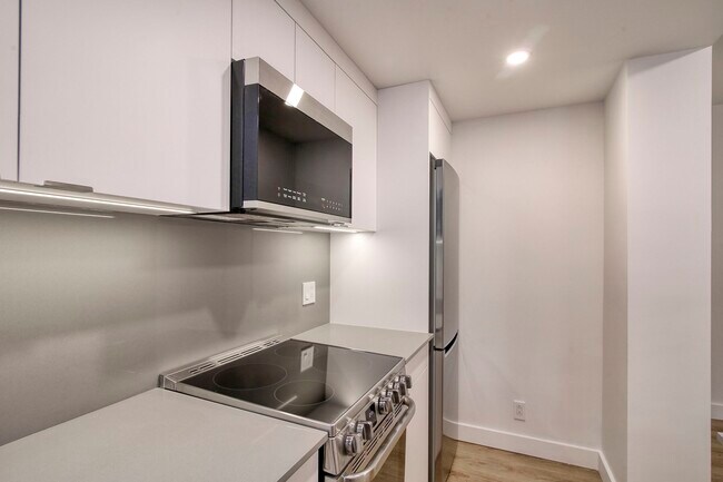 Photo - 3421 Rue Durocher Unit 103