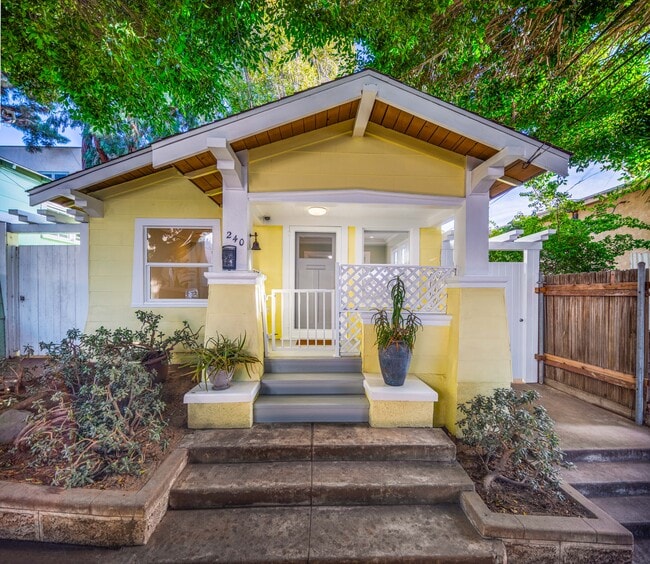 Building Photo - 240 Ashland Ave