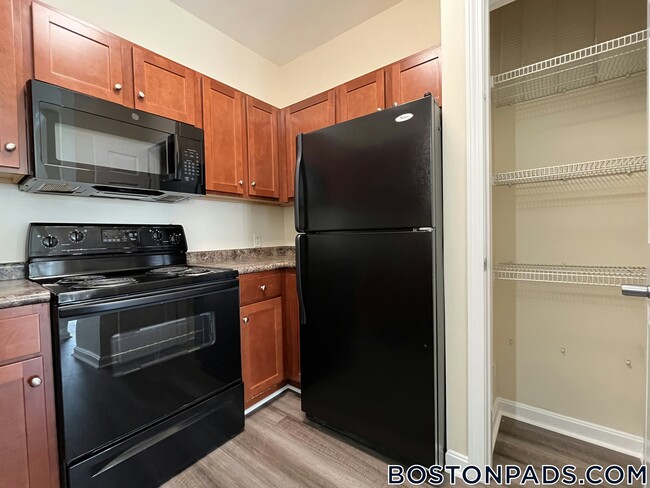 Building Photo - 311 Lowell St