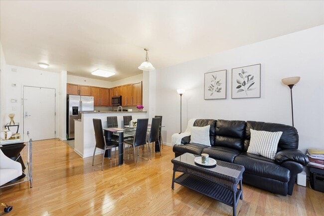 Building Photo - 4 Constellation Pl Unit 202