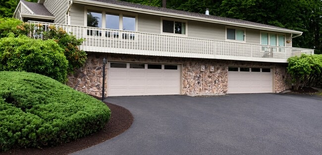 Building Photo - 3902 70th Ave Ct W Unit A