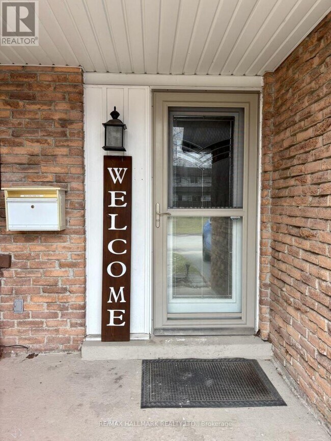 Photo - 551 Dorchester Dr