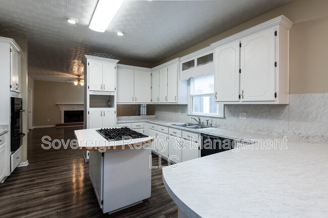 Photo - 3213 Southridge