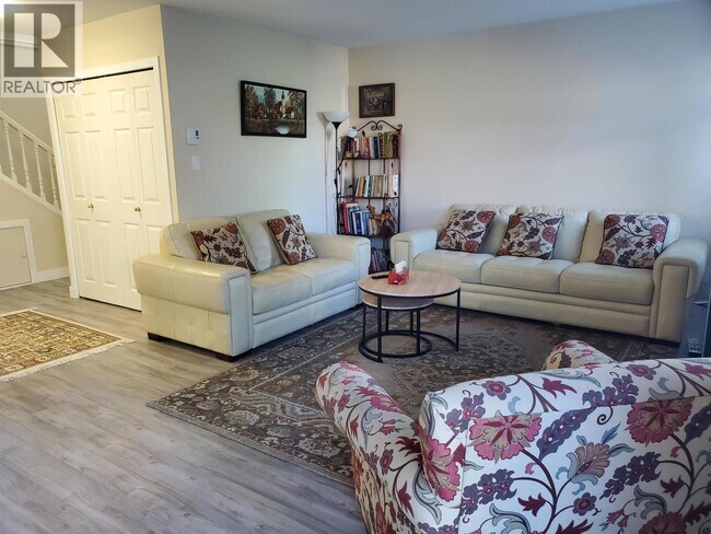 Photo - 8278 Fremlin St