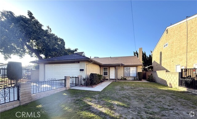 Building Photo - 12424 Mapledale St Rental