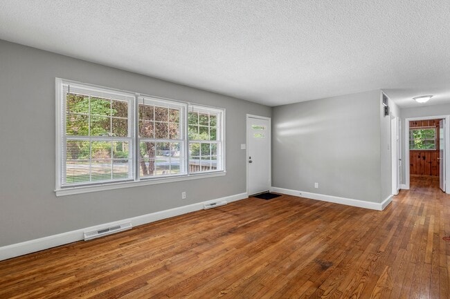 Photo - 2701 Fairfax Rd