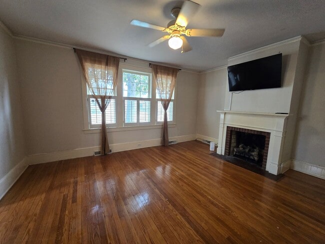 Photo - Beautiful Brick Home in Historic District of Edenton