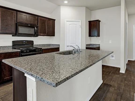 Photo - 1302 Camden Ln