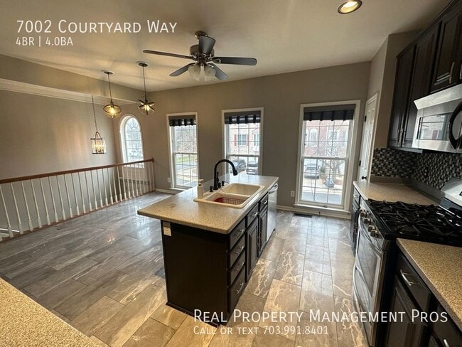 Photo - 7002 Courtyard Way