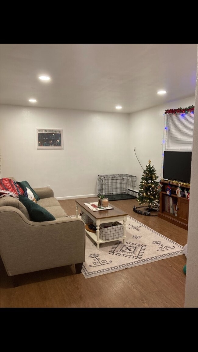 Photo - 3309 St Joseph