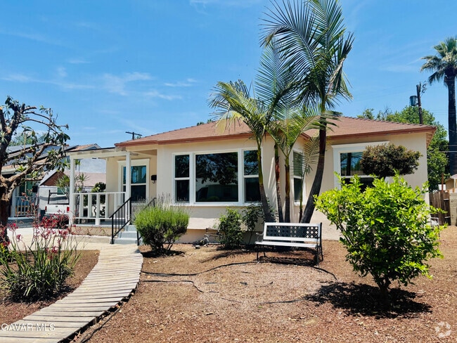 Building Photo - 6534 Balcom Ave Rental