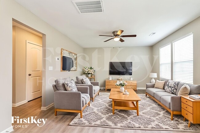 Photo - 217 Focus Ln