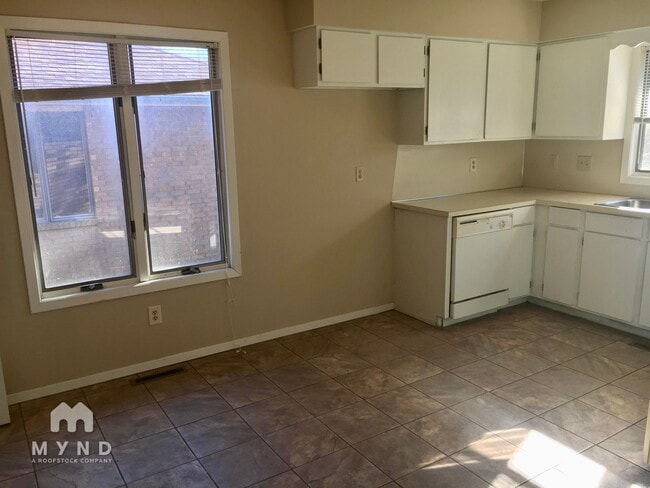 Photo - 1038 W Cherokee St