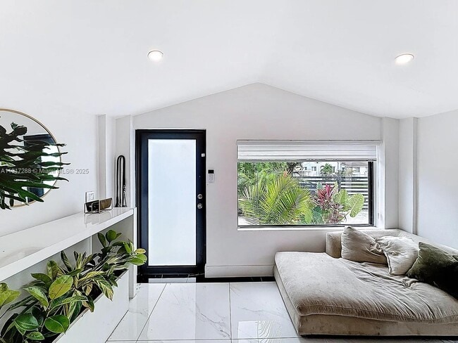 Photo - 1367 NW 41st St