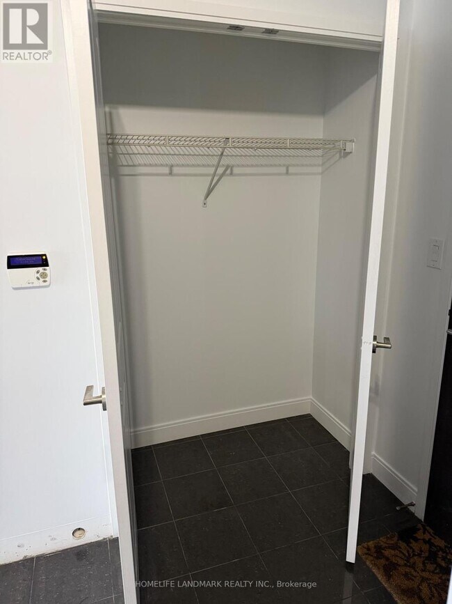 Photo - 60 Absolute Ave Unité 2104