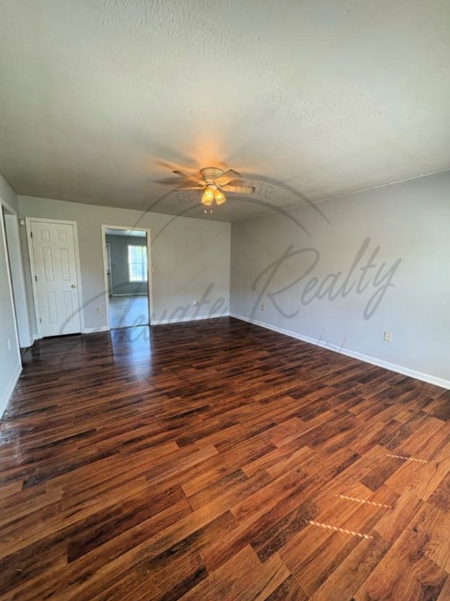 Photo - Three Bedroom Ranch with Appliances in Col...