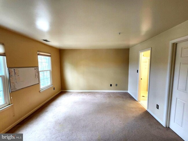 Photo - 2 Tyler Falls Ct Unidad B