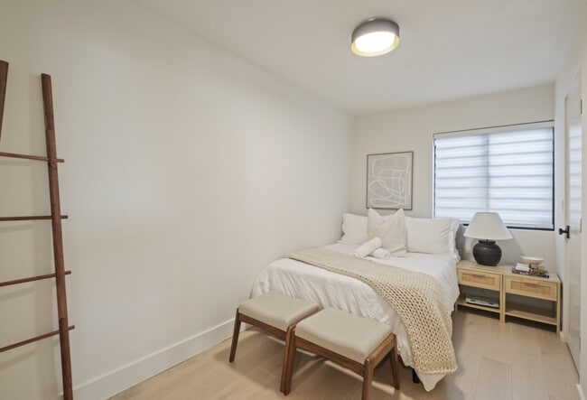 Photo - 10679 Rainier Ave S Unidad SI ID1607428P